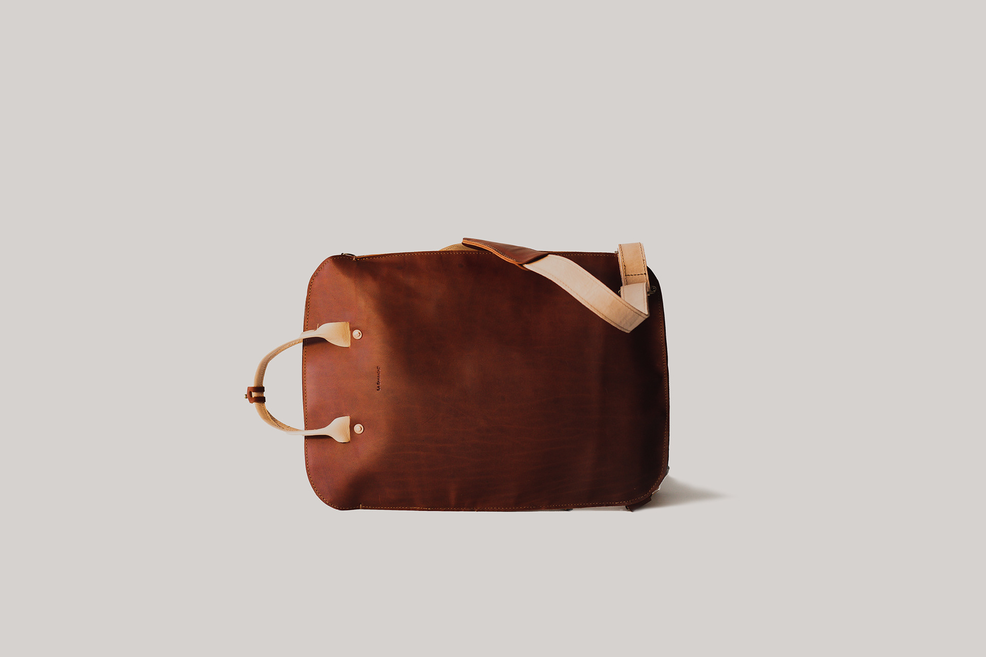 ornaments，knapsack，Adolfo Navarro，Leatherwear，Handmade，man，