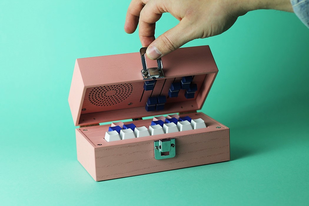 music，Synthesizer，wooden ，Multicolor，Small，