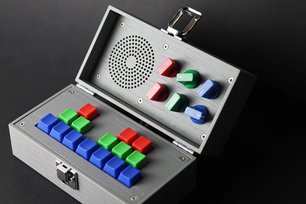 music，Synthesizer，wooden ，Multicolor，Small，