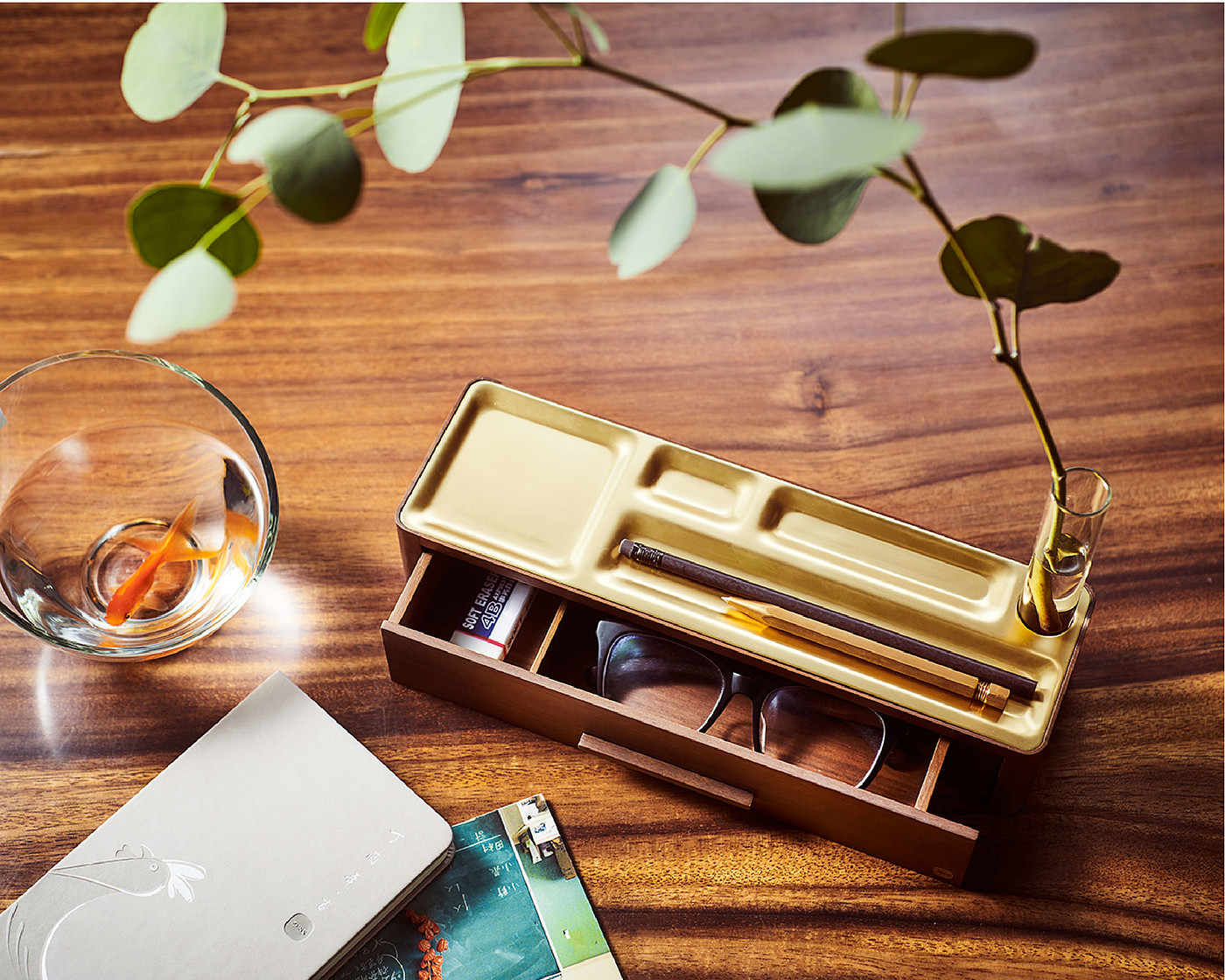 Original cultural and creative design，Desktop fashion storage ornaments，Cultural and creative products，Life aesthetics，Black walnut brass，
