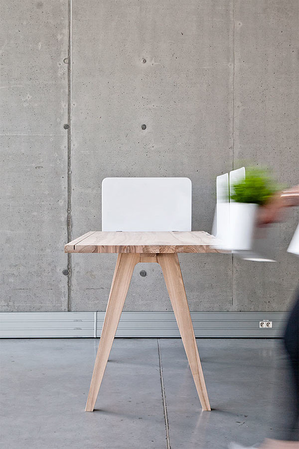 desk，product design，Simplicity，woodiness，