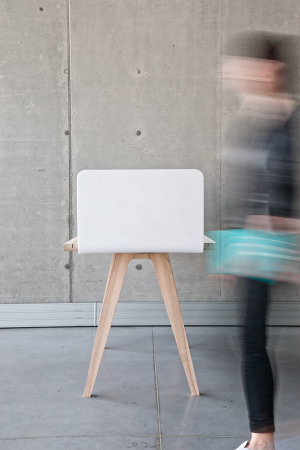 desk，product design，Simplicity，woodiness，