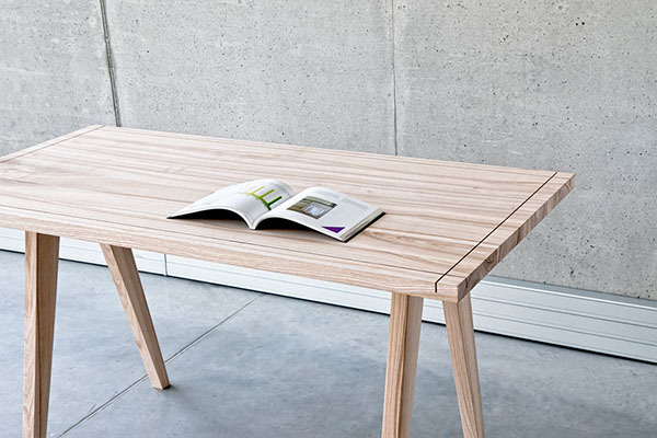 desk，product design，Simplicity，woodiness，