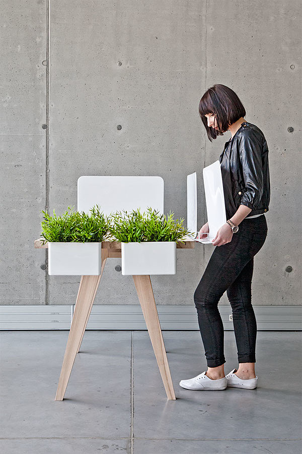 desk，product design，Simplicity，woodiness，