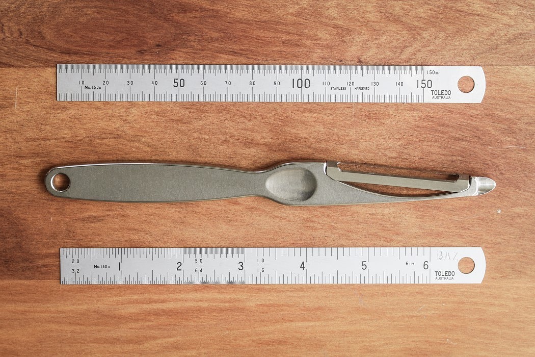 product design，industrial design，titanium alloy，Simplicity，Ergonomics，