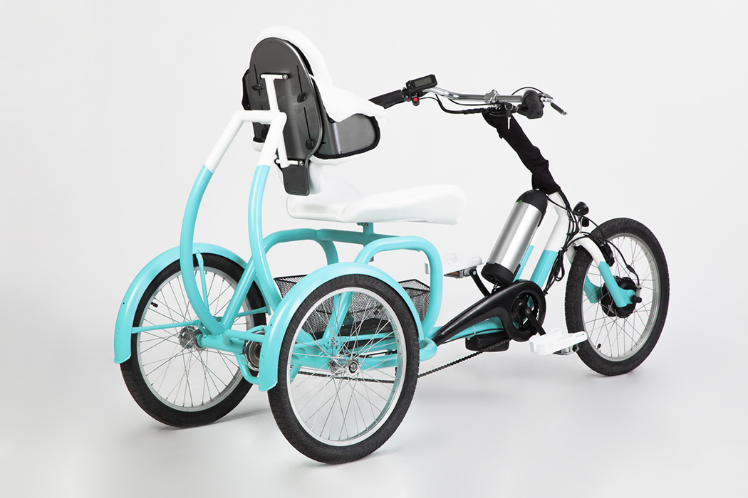 Spinal cord injury，Restore strength，Electric transmission，Riding a tricycle，Electric pedal bracket for riding pedal，