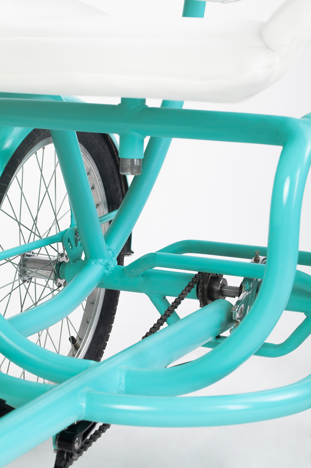 Spinal cord injury，Restore strength，Electric transmission，Riding a tricycle，Electric pedal bracket for riding pedal，