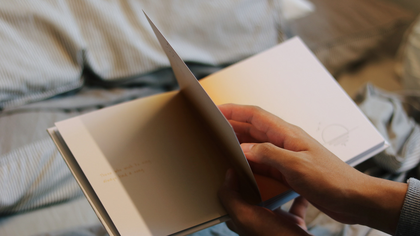 Alarm book，Emotional design，alarm clock，