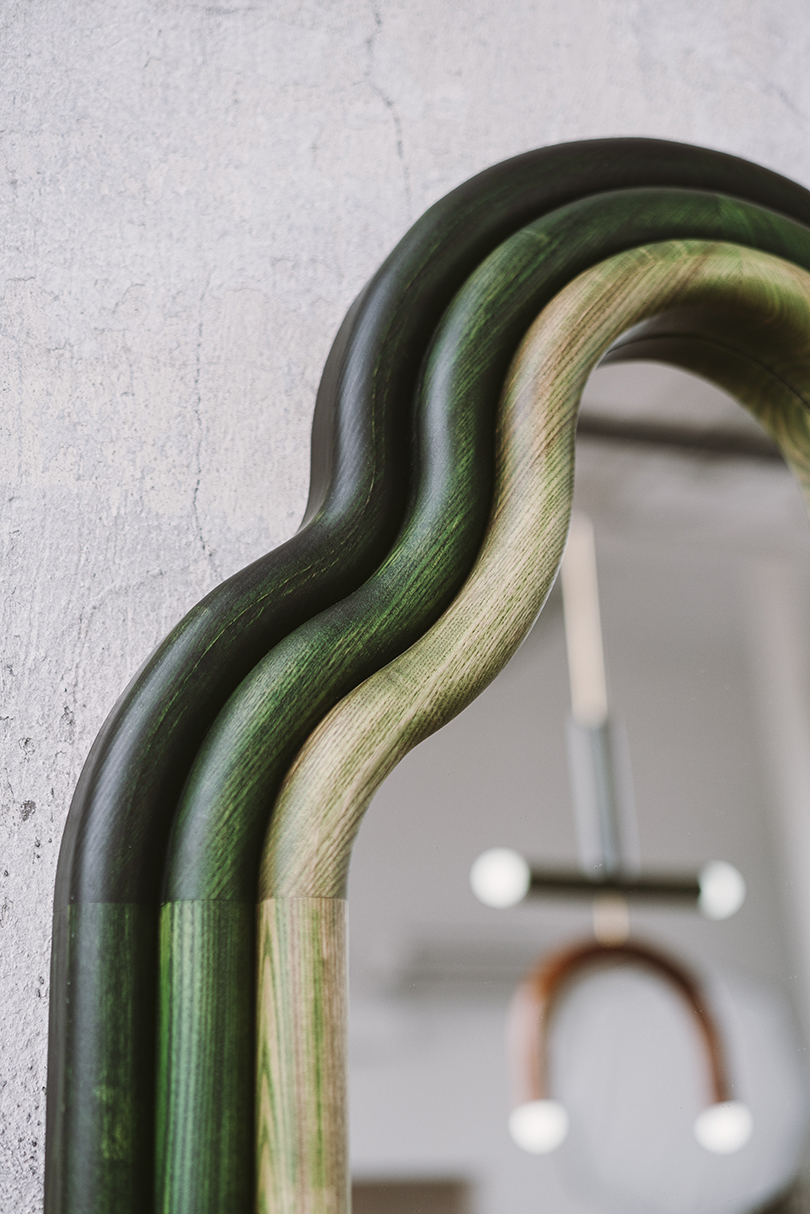 Table，chair，mirror，lighting，ceramics，wooden ，