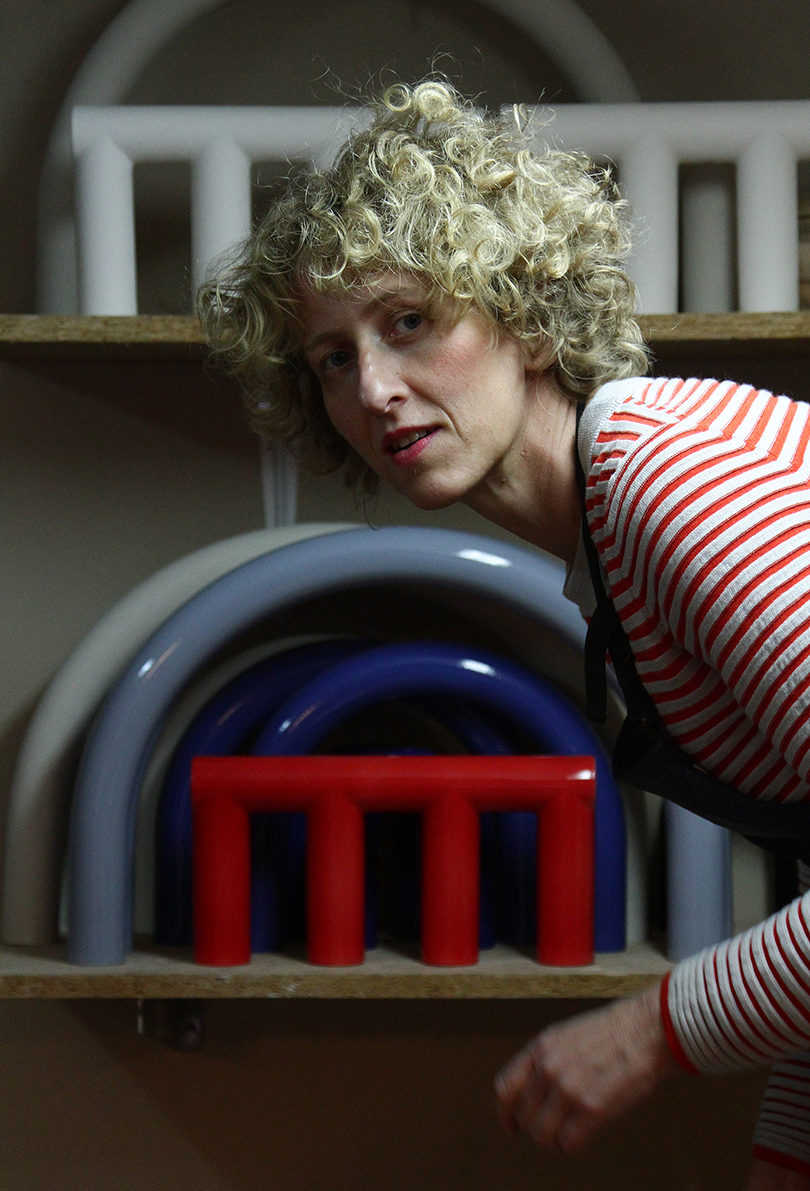 Table，chair，mirror，lighting，ceramics，wooden ，