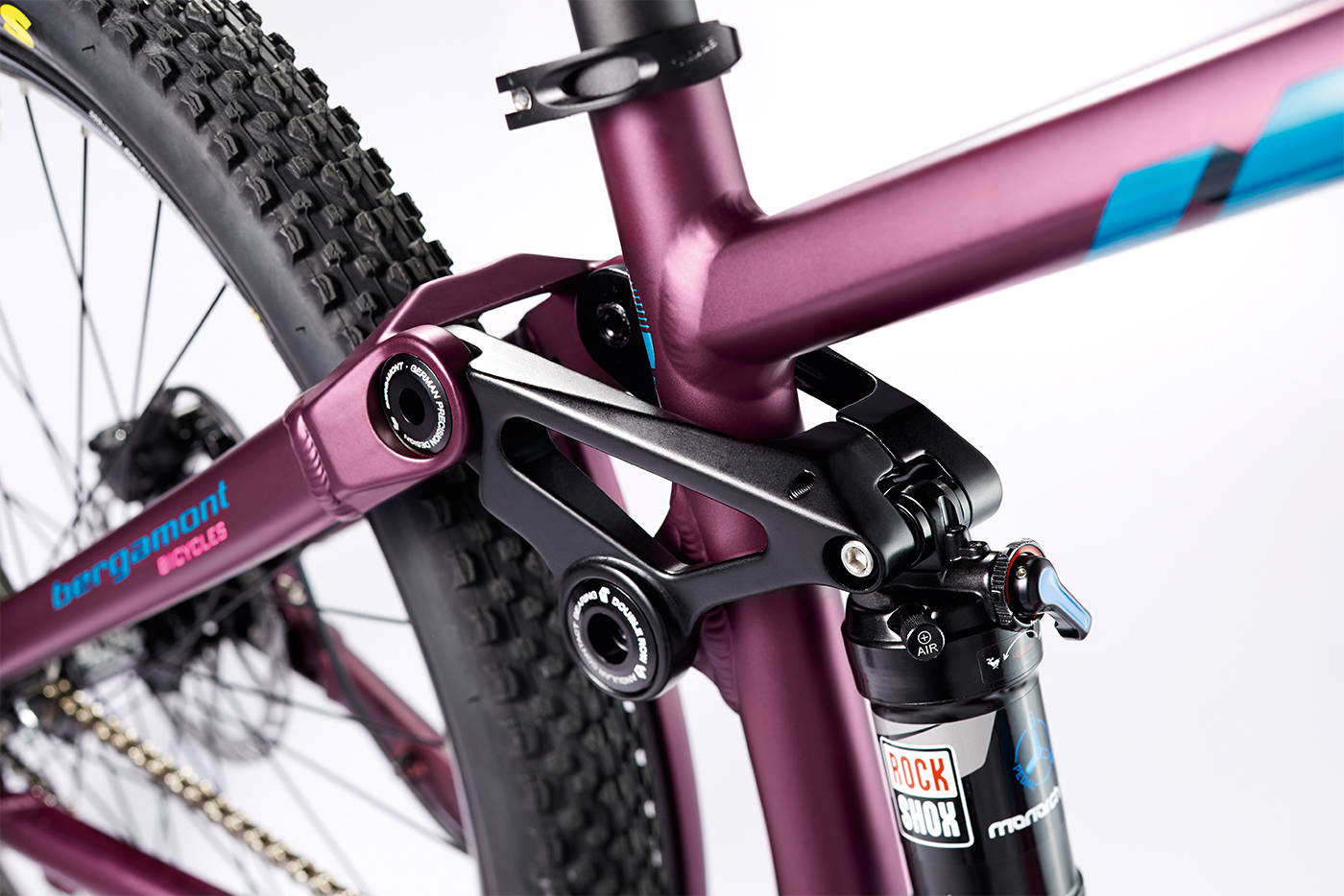 a mountain country，delicate，lithe，comfortable，Shockproof，