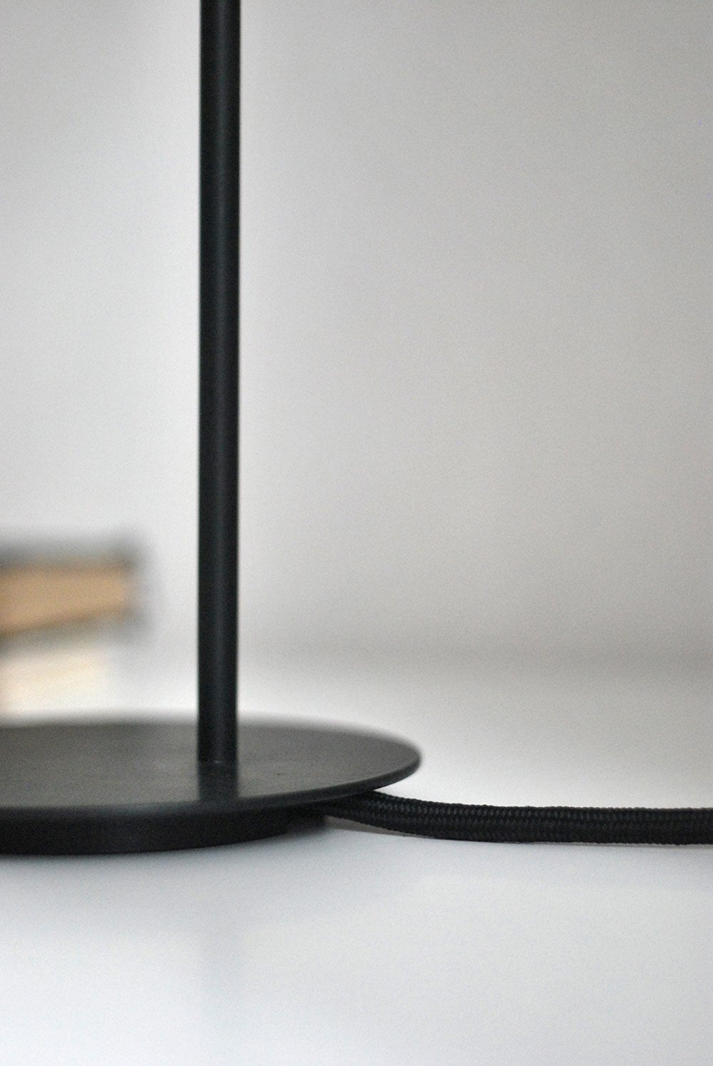 crow，desk lamp，modern，