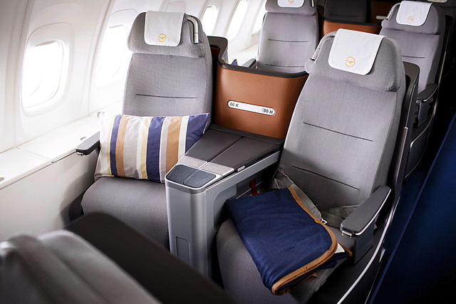 aircraft，traffic，chair，passenger cabin，Interior，