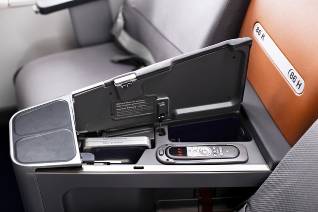 aircraft，traffic，chair，passenger cabin，Interior，