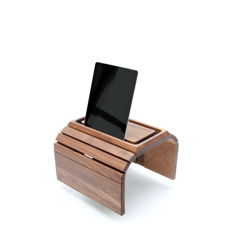 Broken mobile phone，industrial design，User experience，woodiness，Receive，