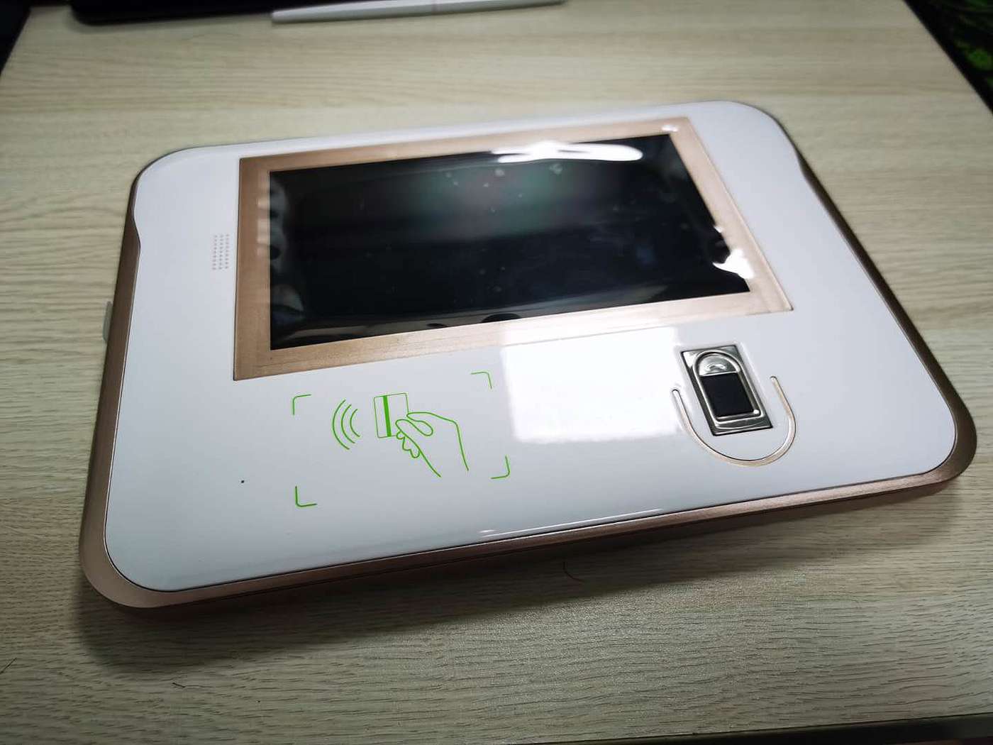 Handheld tablet，