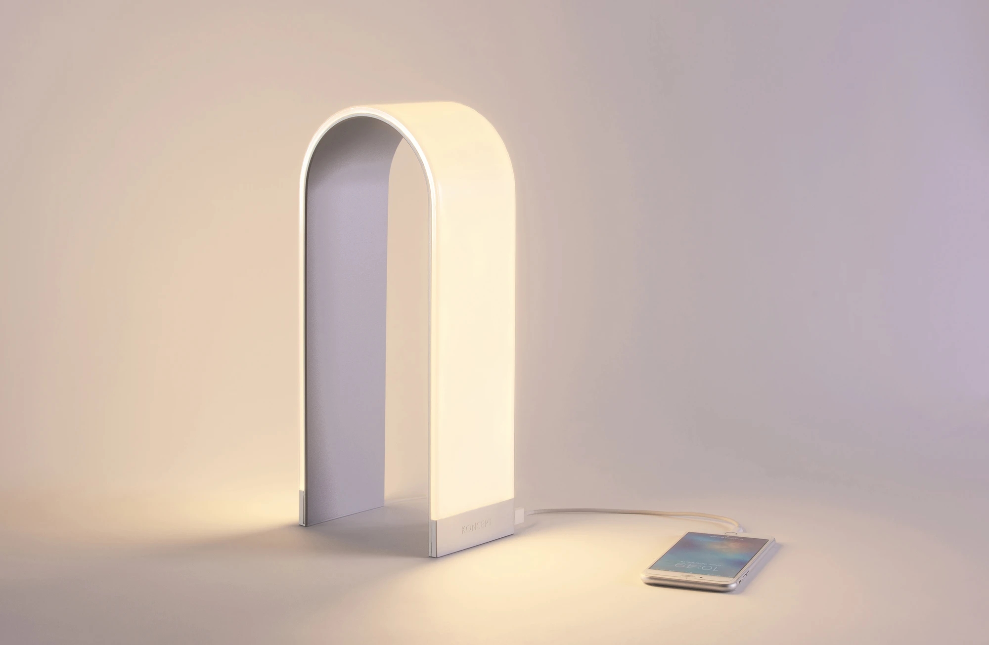 Desk lamp，lighting，Simplicity，white，