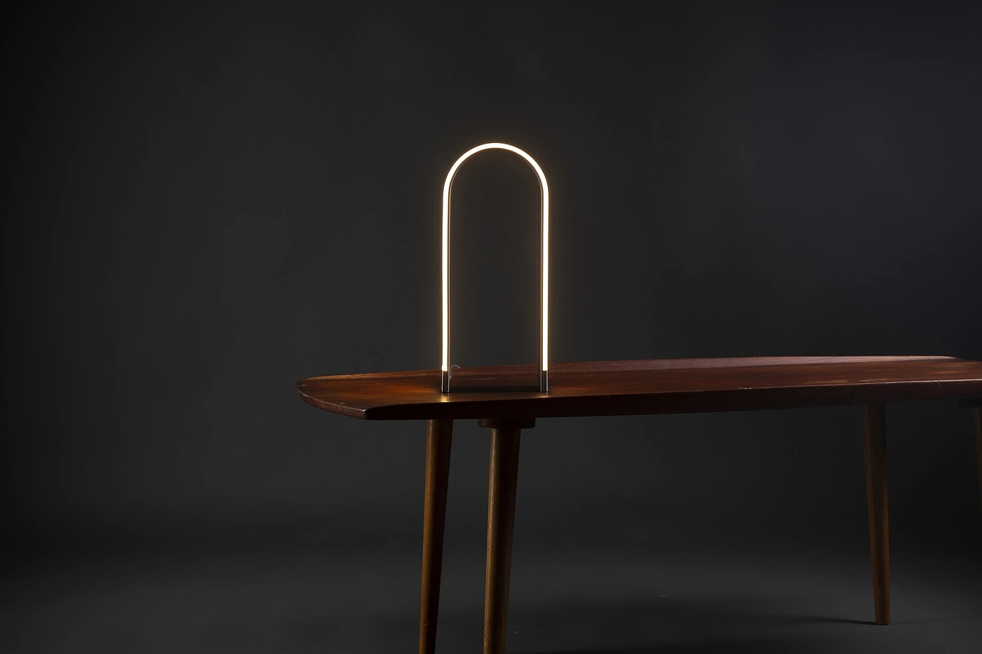 Desk lamp，lighting，Simplicity，white，