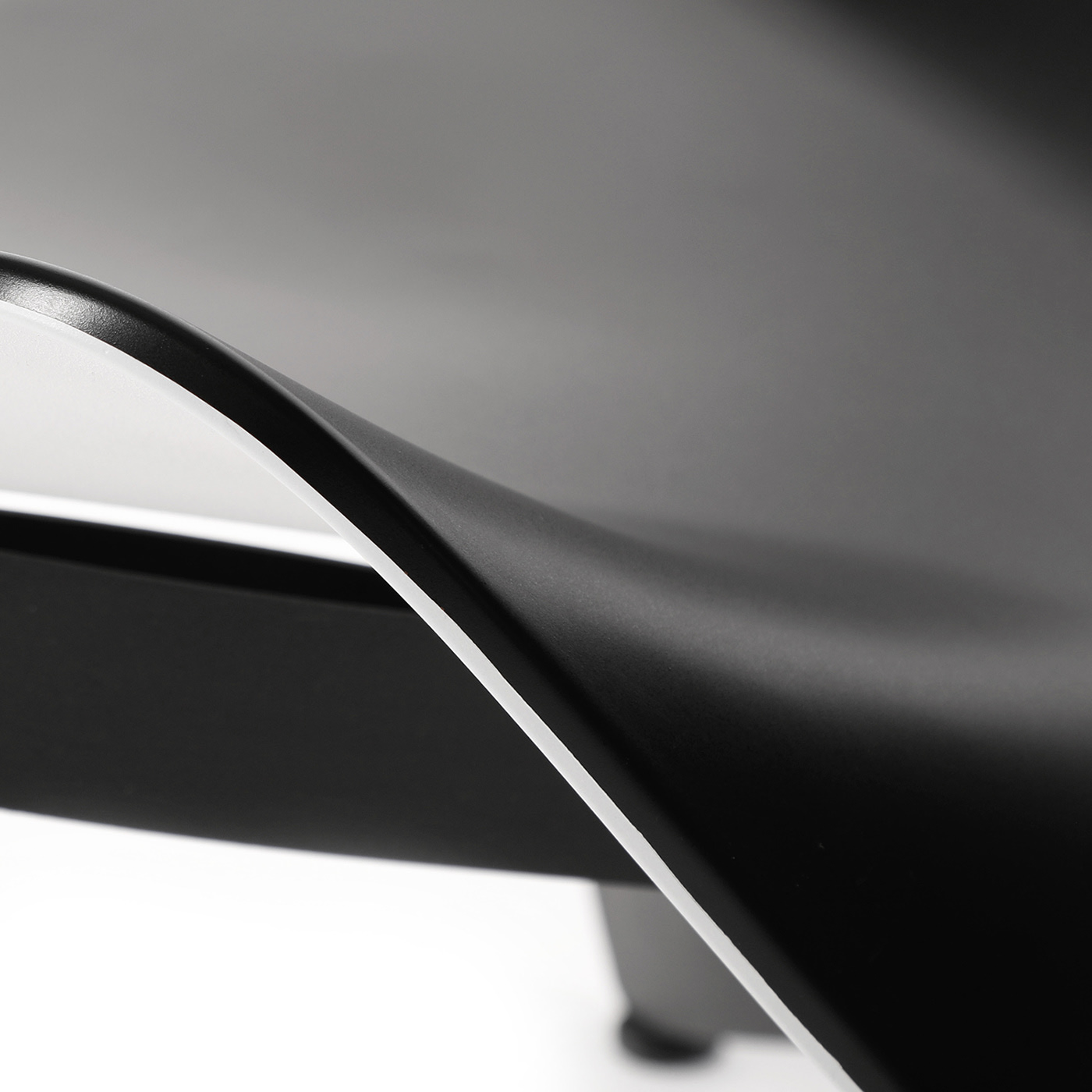 chair，steel，Plastic，Minimalism，black，