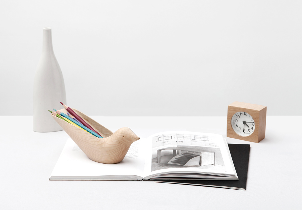 pen container，Tropical bird，Feather，Red Dot Design Award，