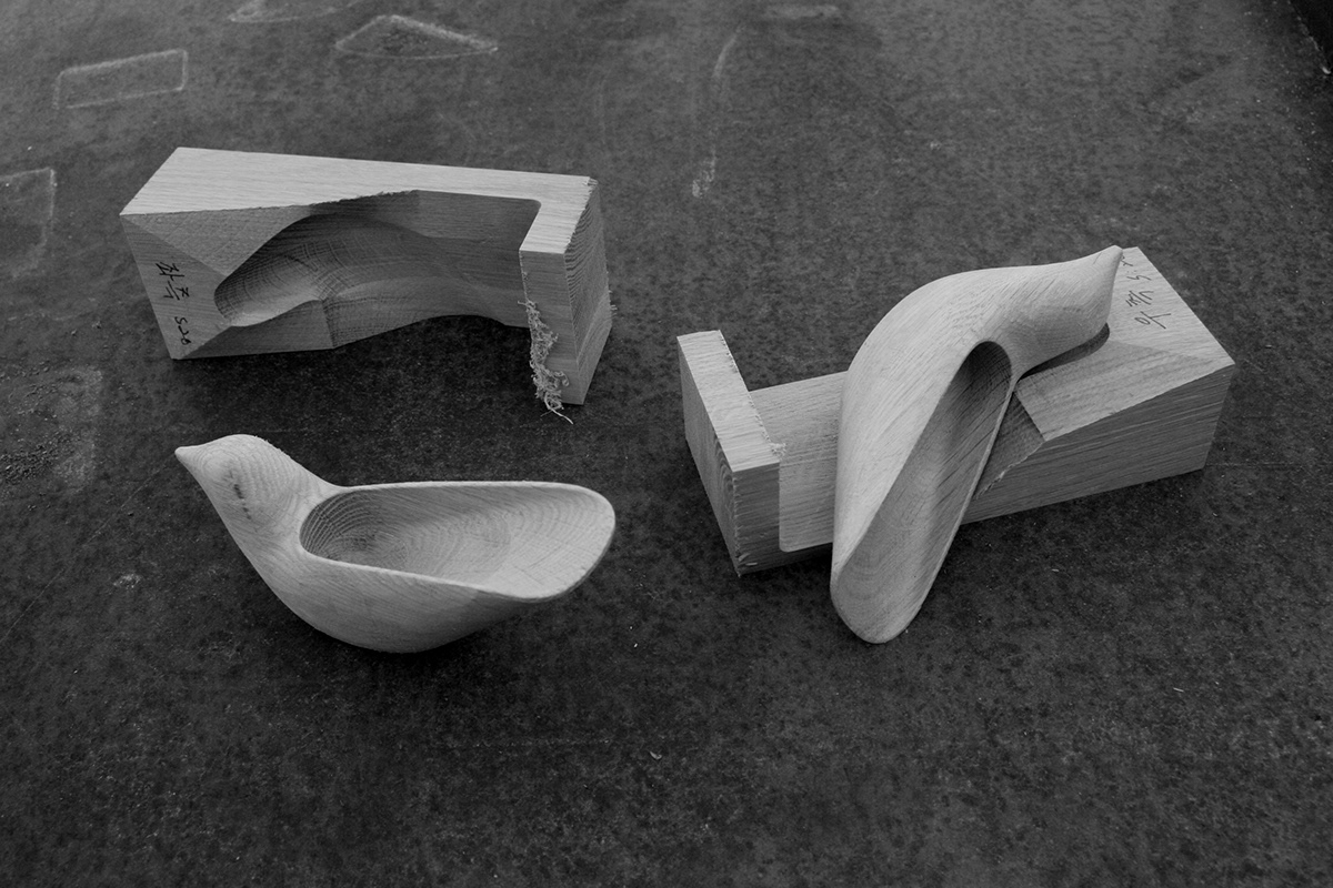 pen container，Tropical bird，Feather，Red Dot Design Award，