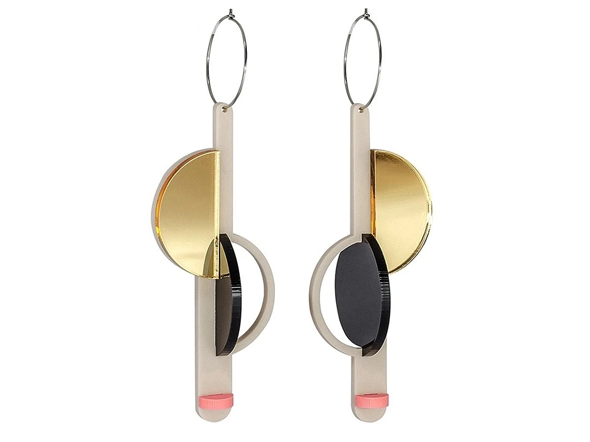 Earrings，Geometric language，El Lissitzky，