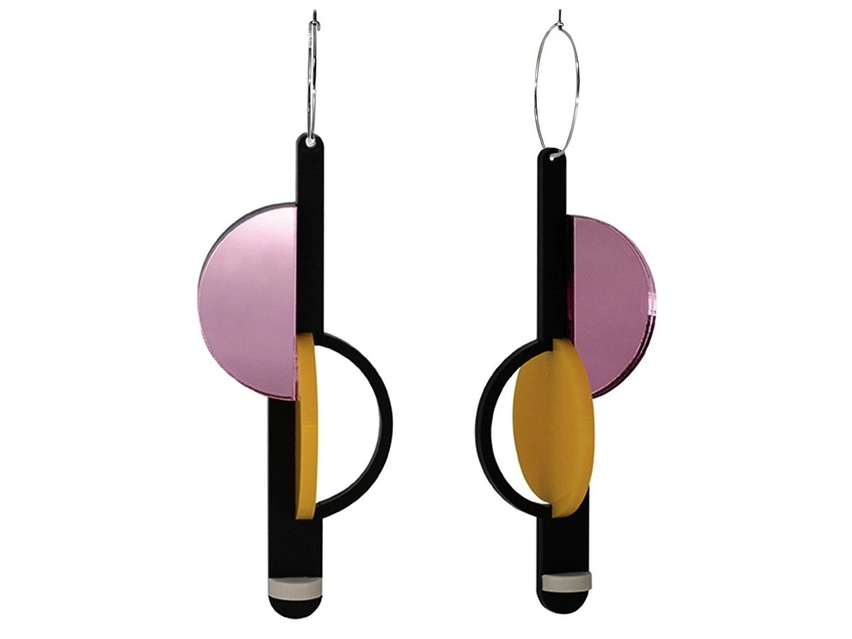 Earrings，Geometric language，El Lissitzky，