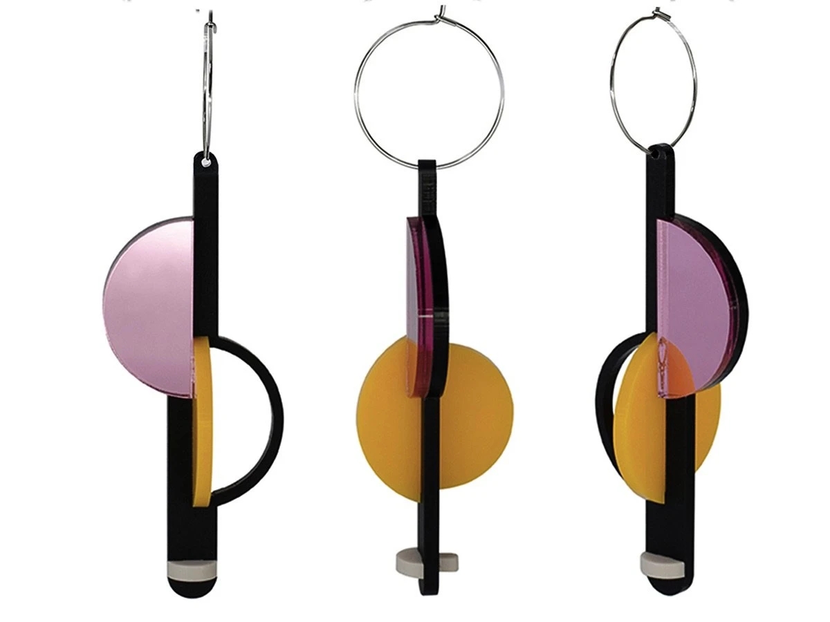 Earrings，Geometric language，El Lissitzky，