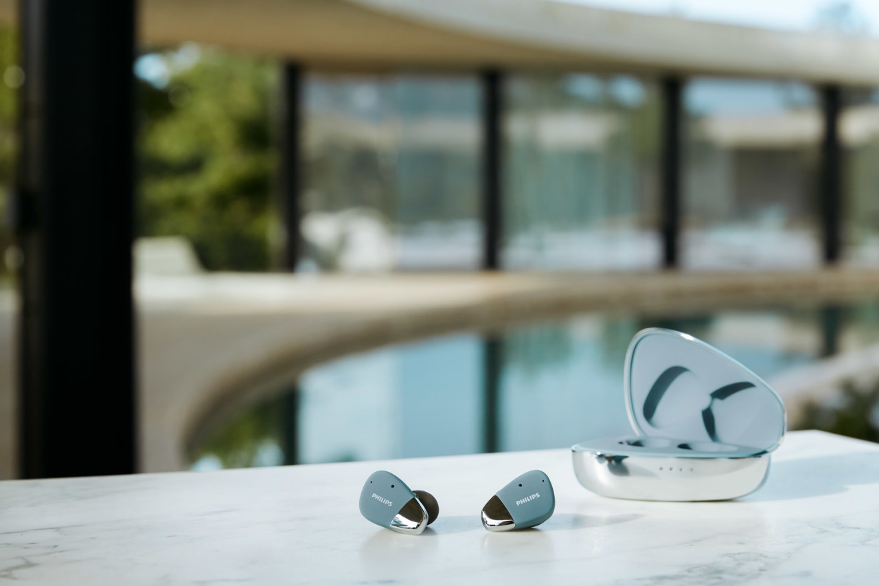 speaker，Philips，waterproof，Textile，Polished steel，headset，