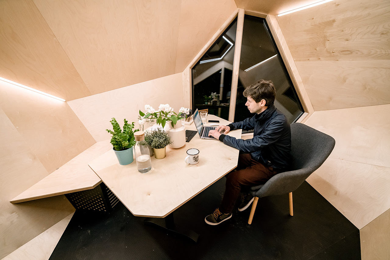 office，work，family，outdoor，