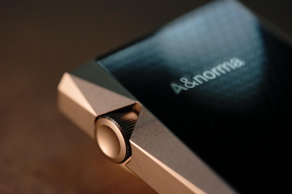 2020 red dot product design award，A&norm SR25，Aluminium，Audio player，Asymmetry，Portable，