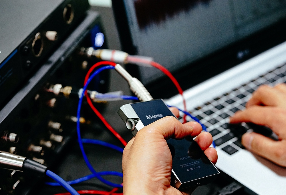 2020 red dot product design award，A&norm SR25，Aluminium，Audio player，Asymmetry，Portable，