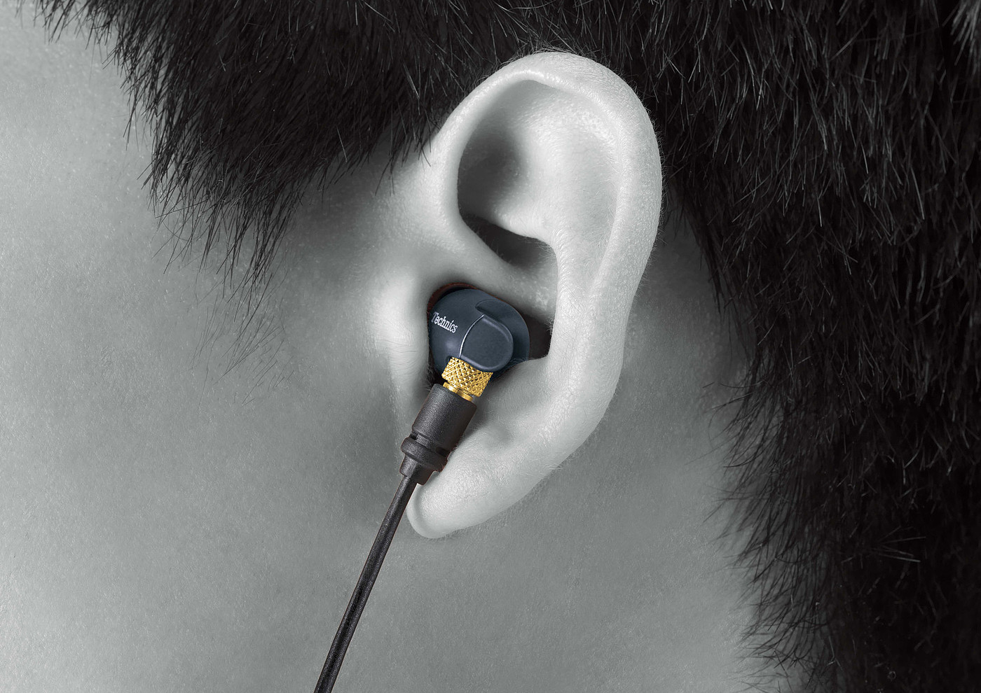 2020 red dot product design award，headset，EAH-TZ700，Magnetic fluid technology，Lightness，black，panasonic，