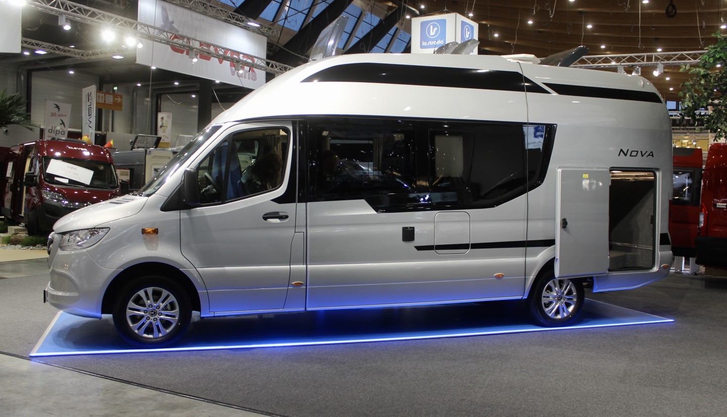 2020 red dot product design award，the road Nova EB，Glass reinforced plastics，Touring car，