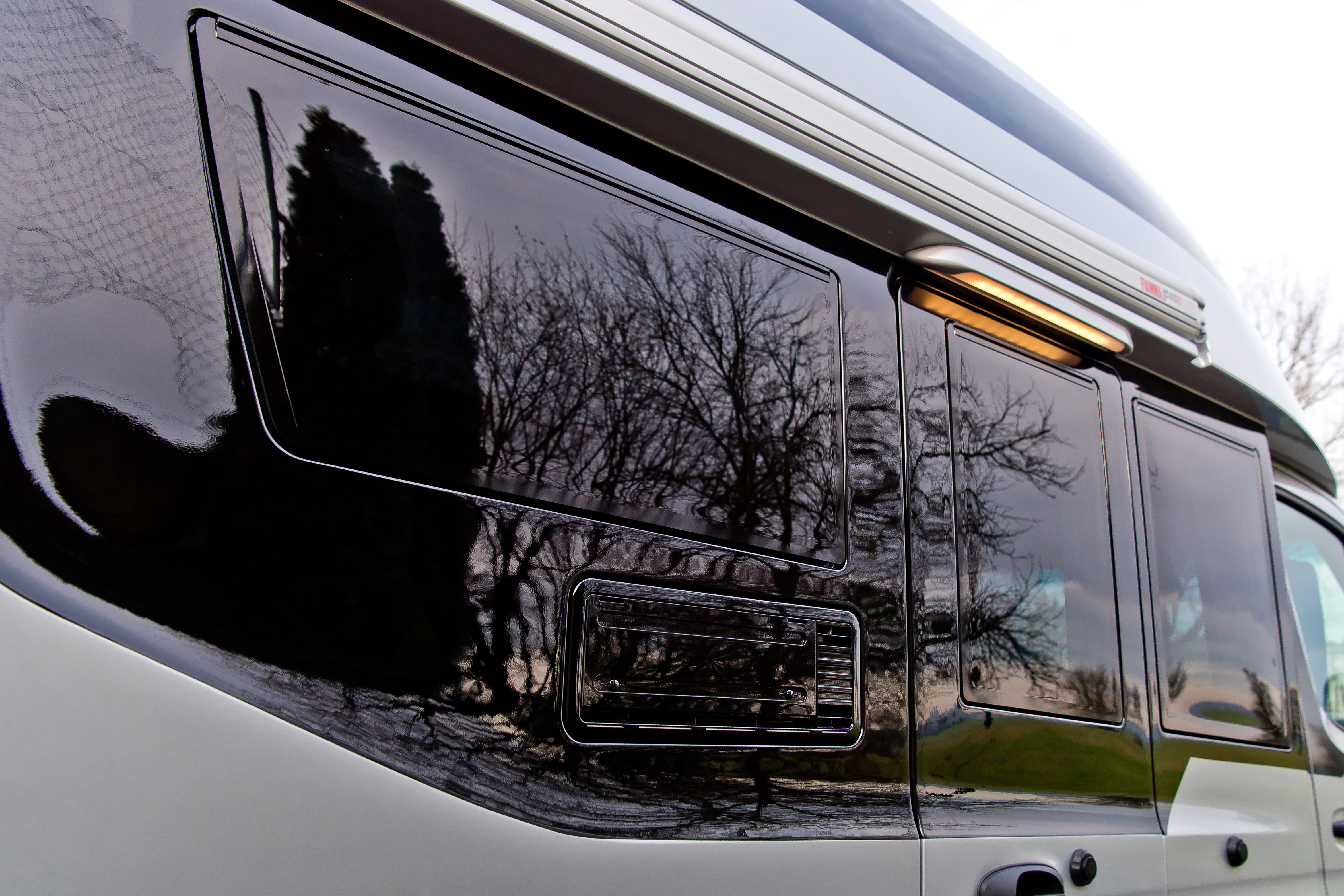 2020 red dot product design award，the road Nova EB，Glass reinforced plastics，Touring car，