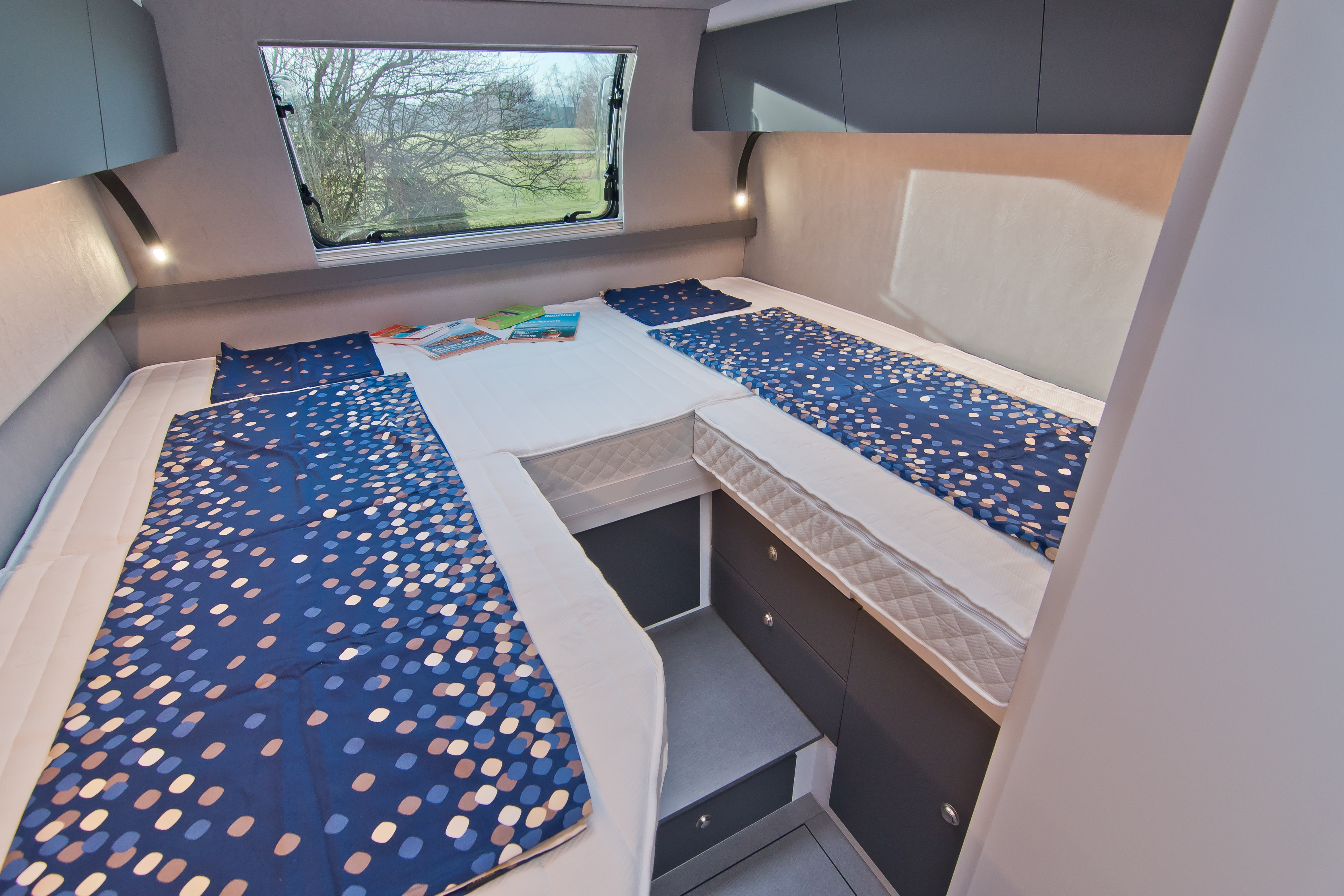 2020 red dot product design award，the road Nova EB，Glass reinforced plastics，Touring car，