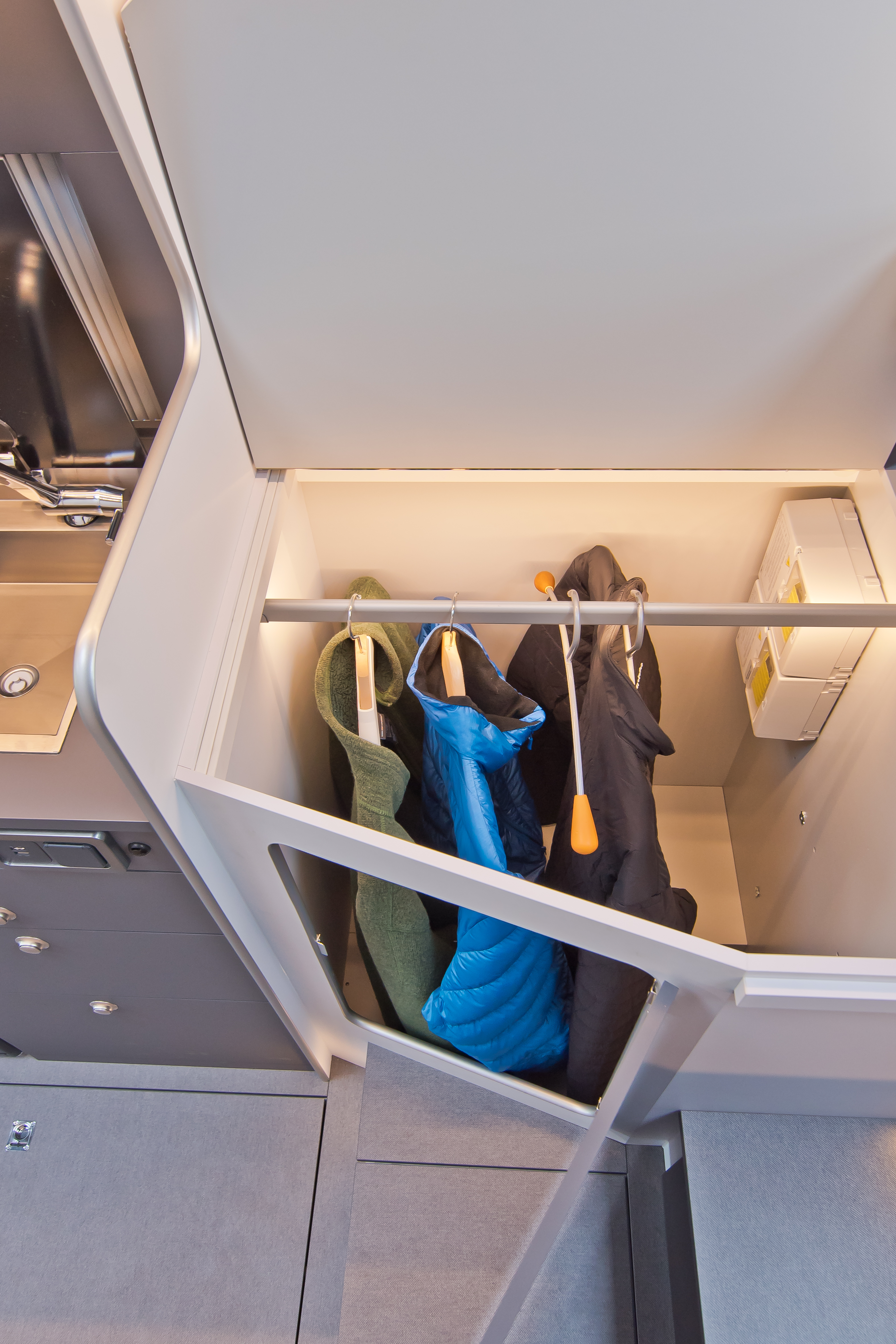 2020 red dot product design award，the road Nova EB，Glass reinforced plastics，Touring car，