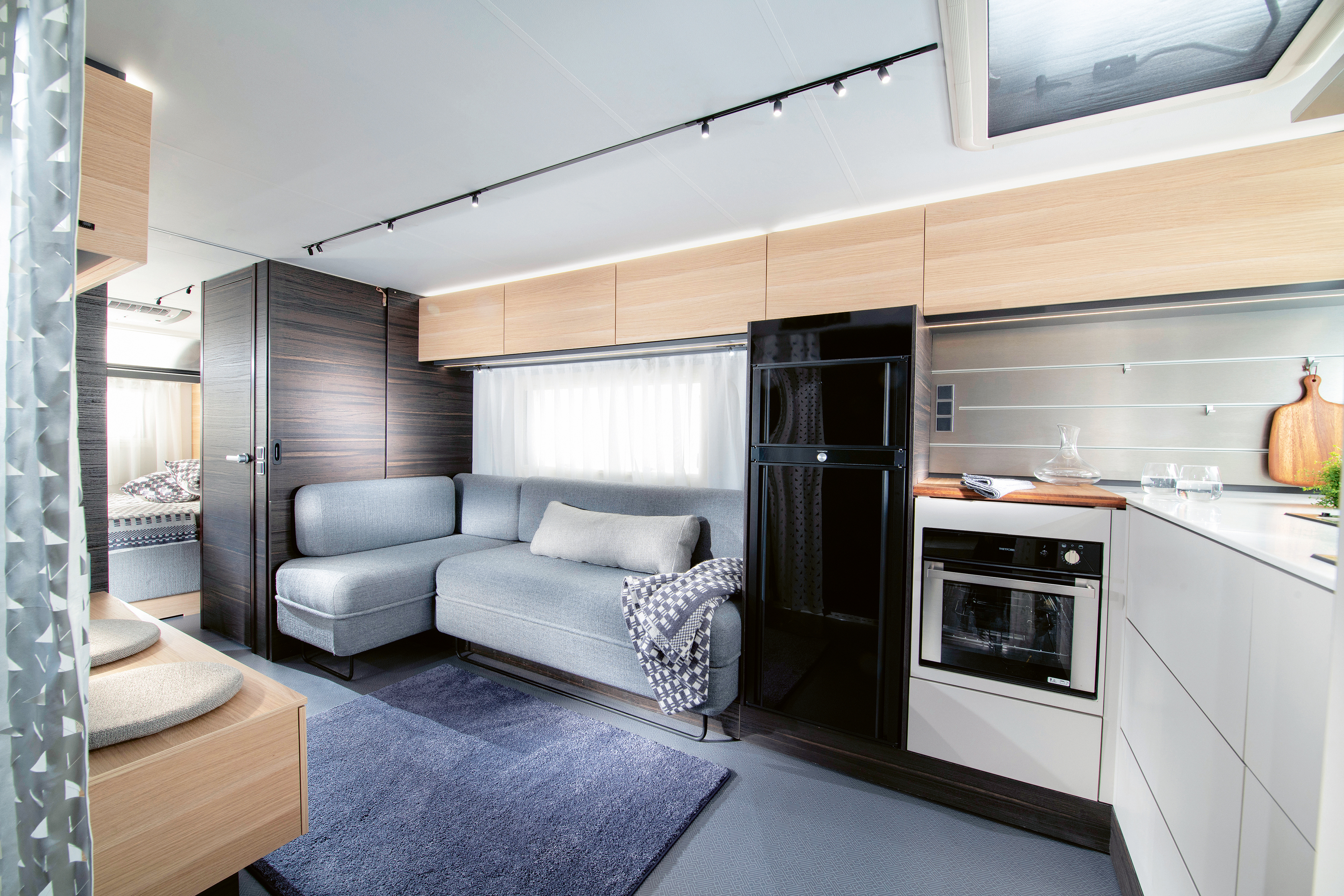 2020 red dot product design award，Adria Astella，Touring car，luxury，