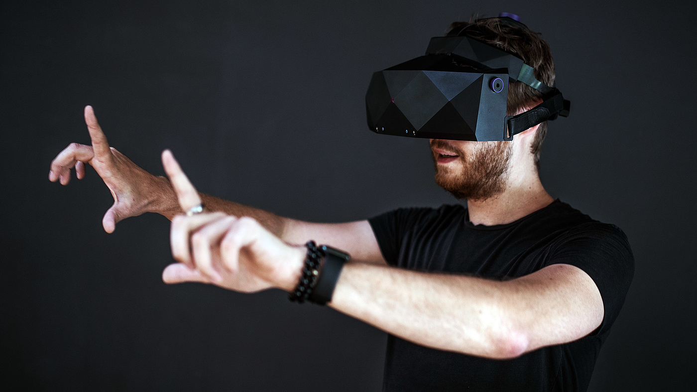 VR headset，Xtal，Electronics，2020 red dot product design award，