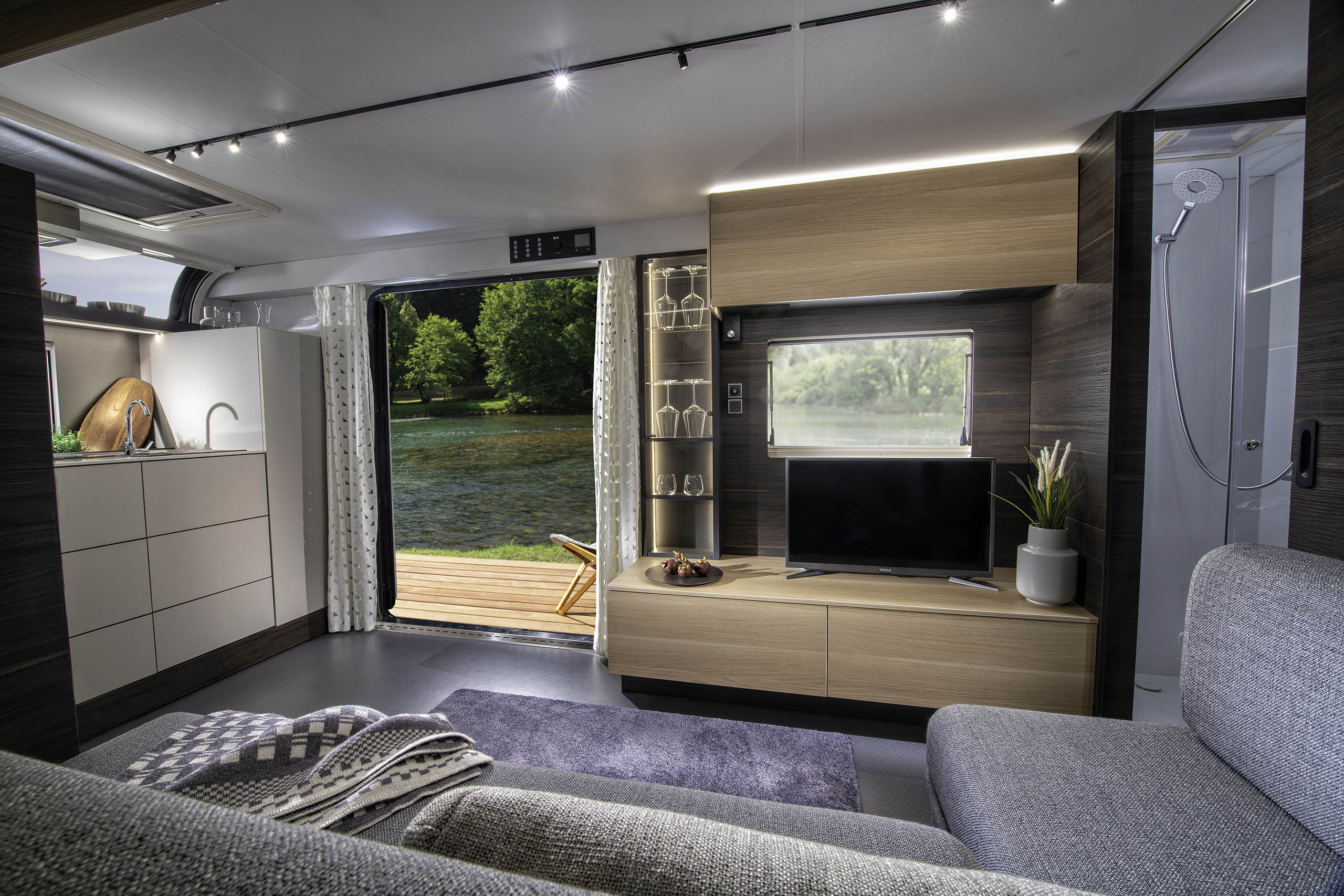 2020 red dot product design award，Adria Astella，Touring car，luxury，