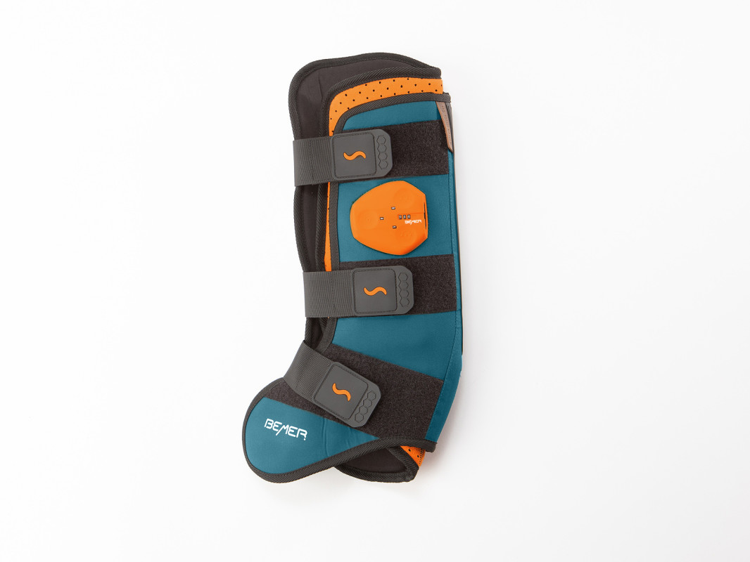 2020 red dot product design award，BEMER Horse-Set，Harness，Signal controller，