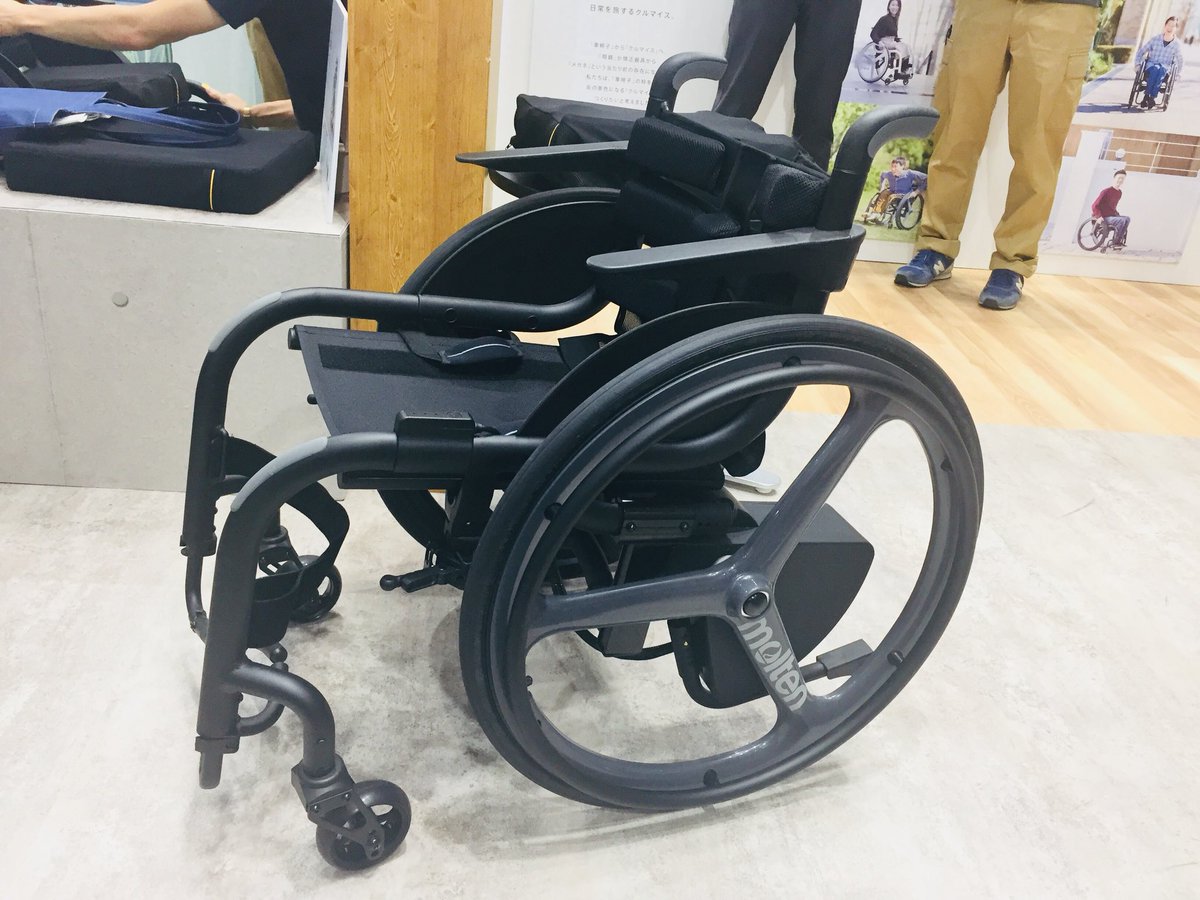 2020 red dot product design award，Wheeliy，wheelchair，fold，