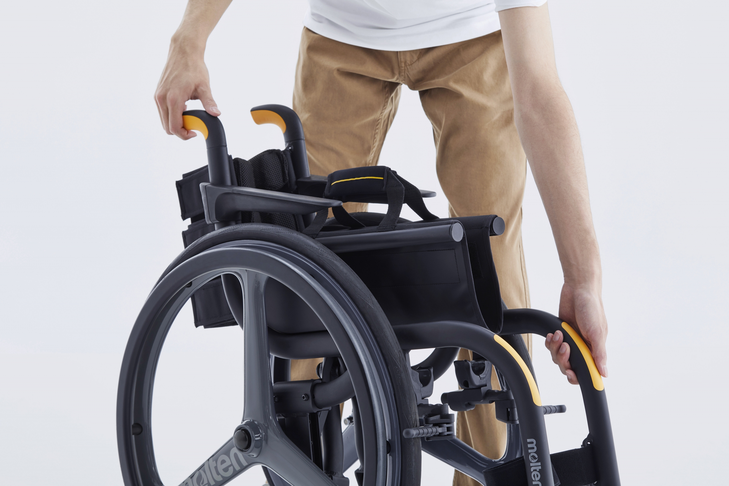 2020 red dot product design award，Wheeliy，wheelchair，fold，