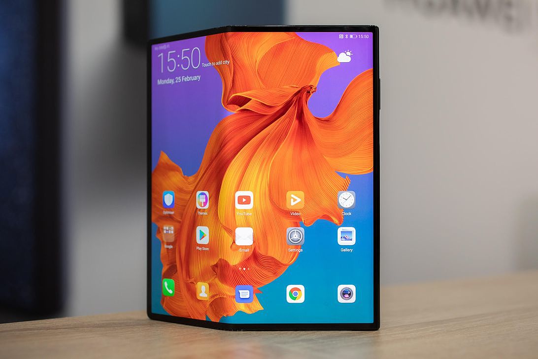 Intelligent mobile phone，HUAWEI Mate X，Electronics，2020 red dot product design award，