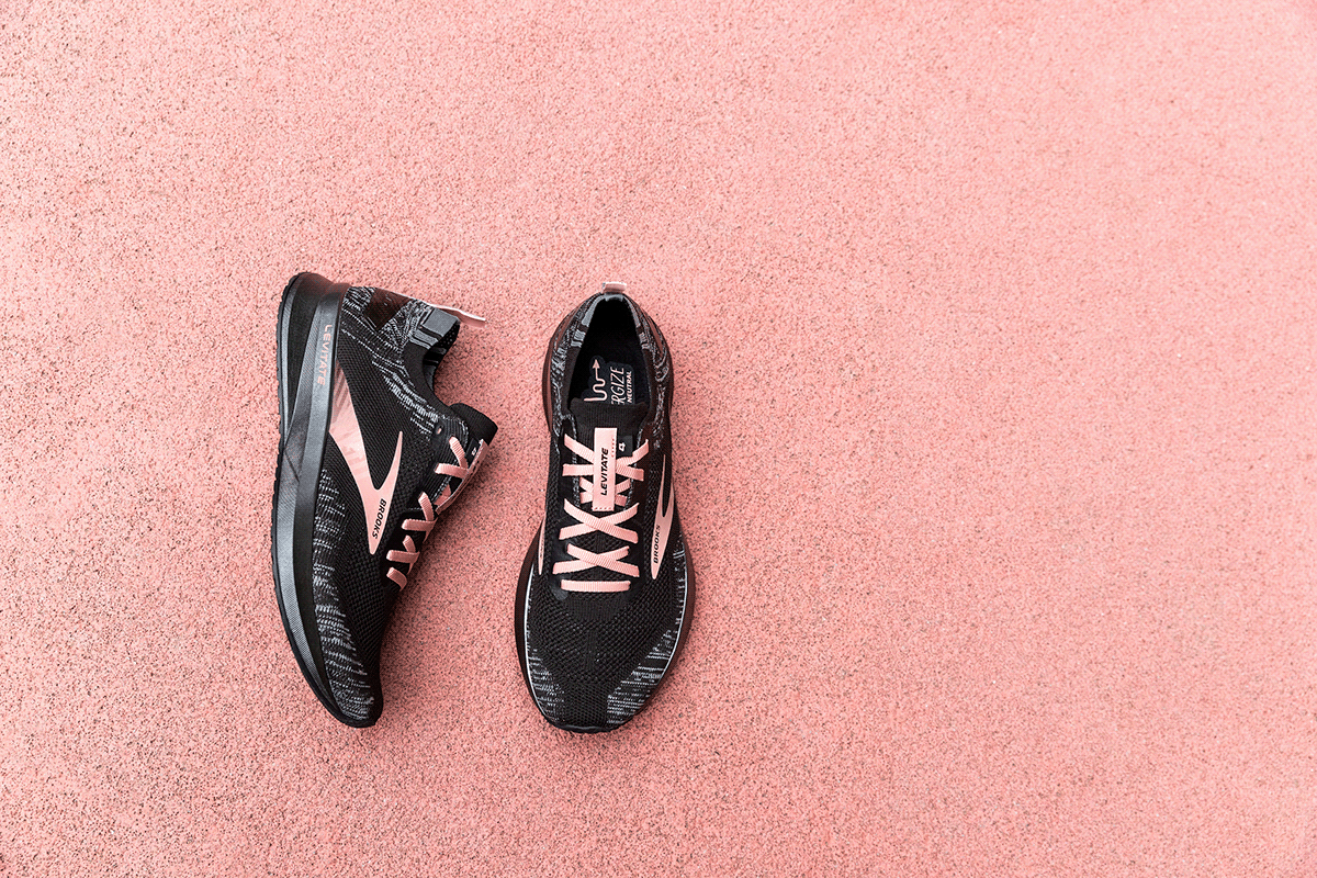 sneakers，Brooks Running，Hand drawn，knitting，