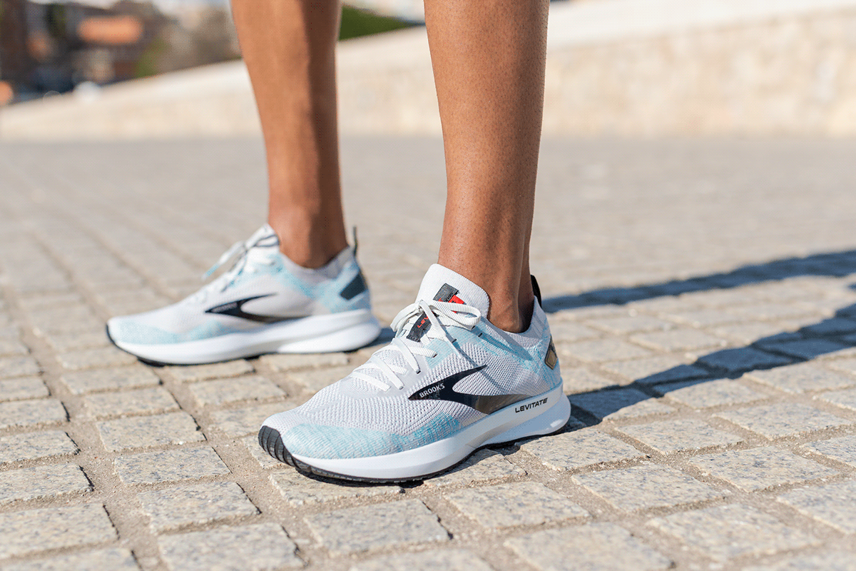 sneakers，Brooks Running，Hand drawn，knitting，