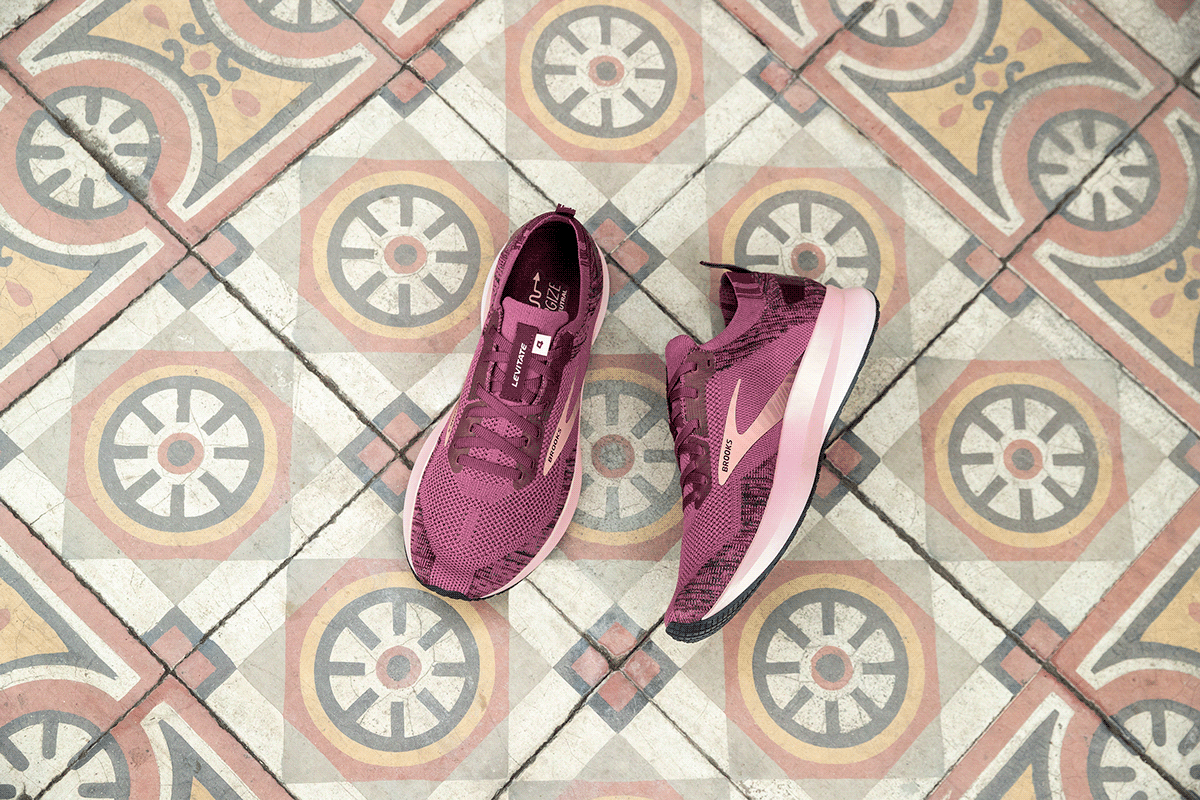 sneakers，Brooks Running，Hand drawn，knitting，