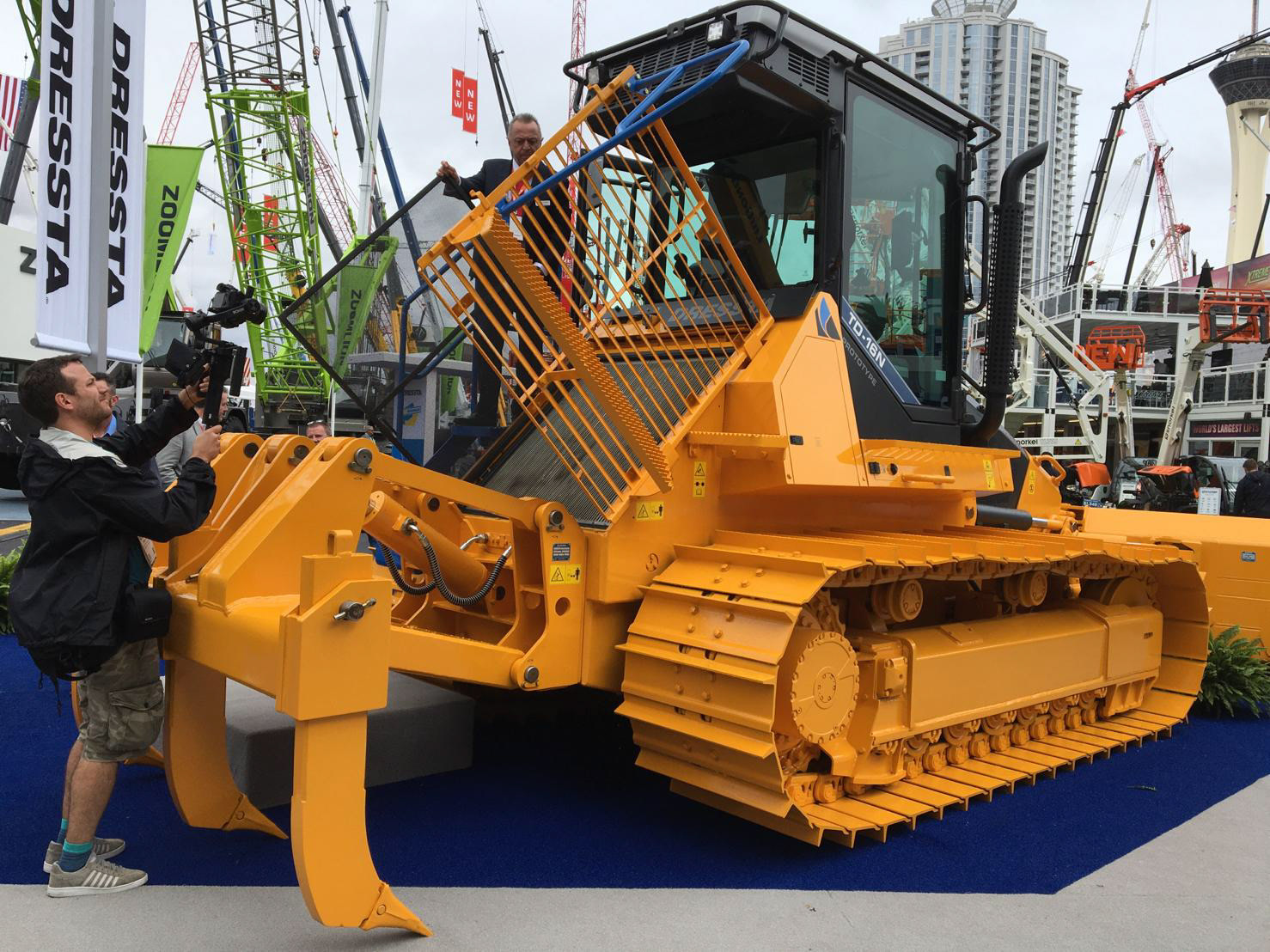 2020 red dot product design award，TD-16N，2020 red dot product design award，Bulldozer，TD-16N，Bulldozer，