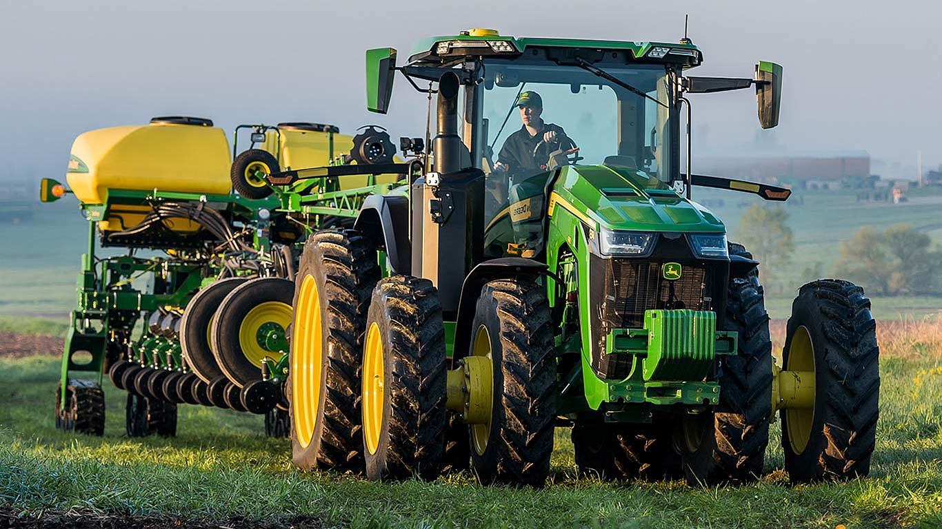 2020 red dot product design award，John Deere 8R-Series，Tractor，Crawler type，8R / 8RT / 8RX，