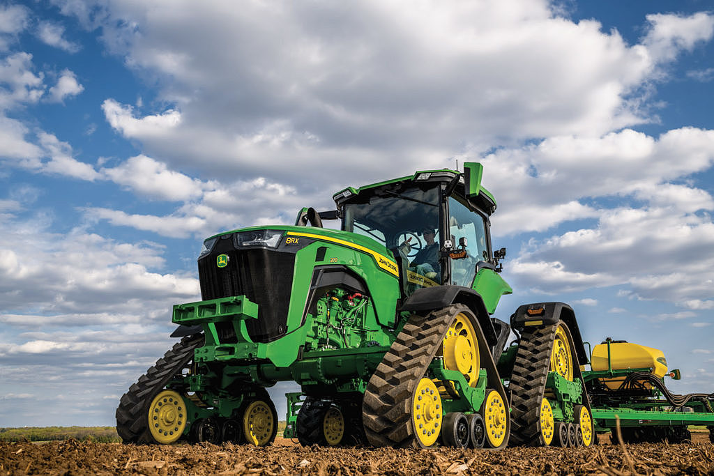 2020 red dot product design award，John Deere 8R-Series，Tractor，Crawler type，8R / 8RT / 8RX，